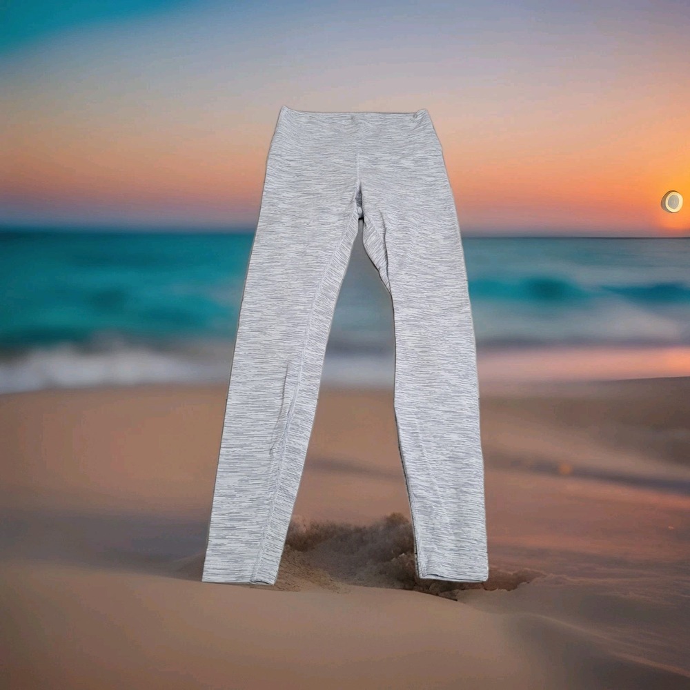 🔴Lululemon Wunder Under Tight Size 8 High Rise Ice Grey Stripe Luxtreme🔴